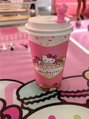 Hello Kitty Cafe Coffee Cup with Reusable Hello Kitty Shaped Coffee Stopper